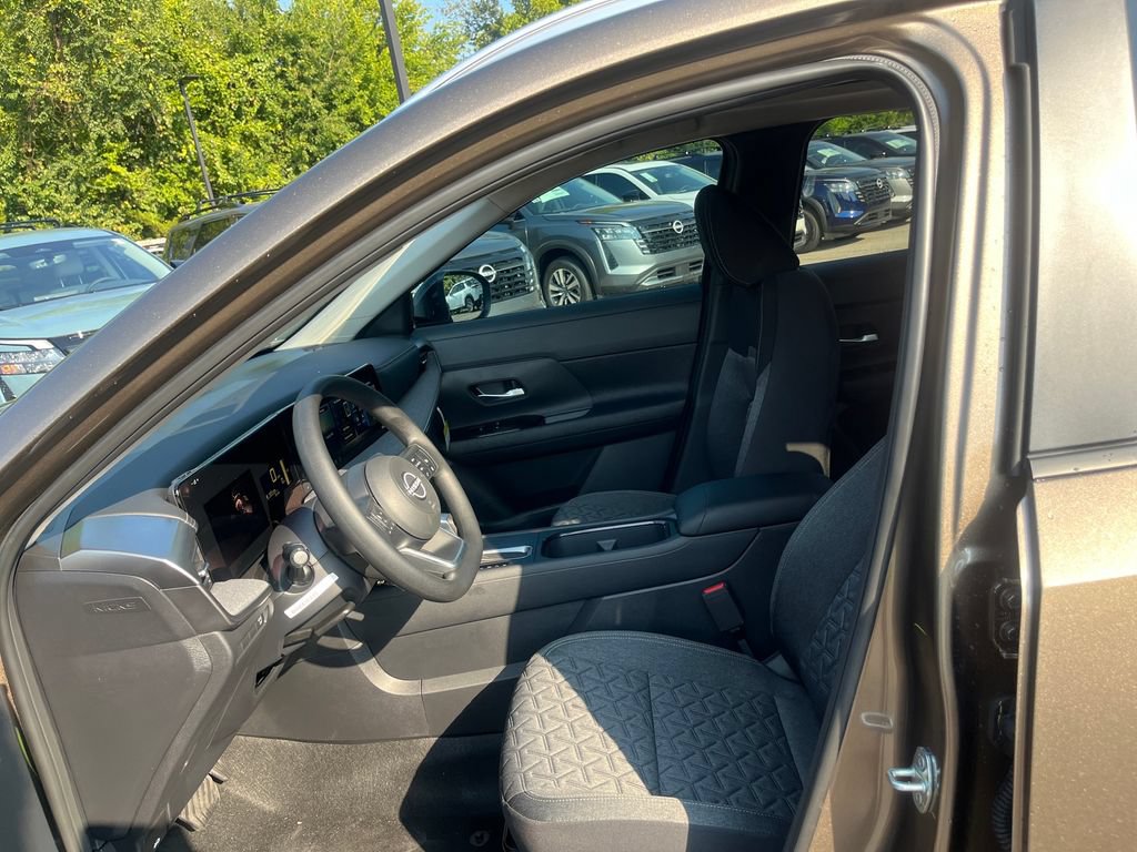 New 2027 Nissan Kicks SV w/ SV Premium Package FWD image 11