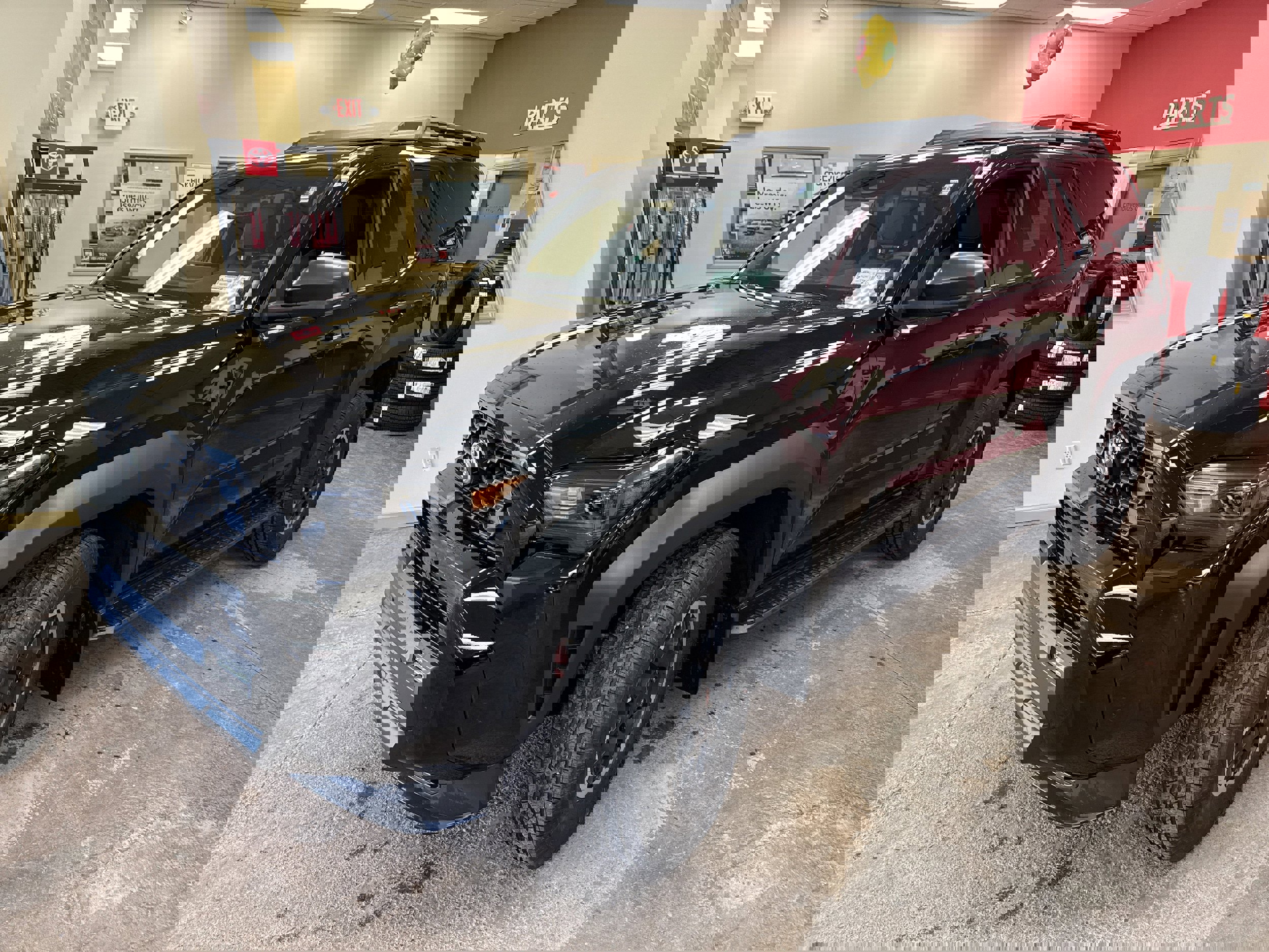 Used 2025 Toyota 4Runner TRD Off-Road Premium AWD/4WD image 3