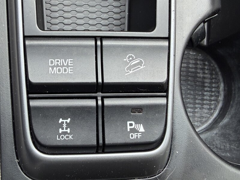 Used 2017 Hyundai Tucson Value AWD/4WD image 29