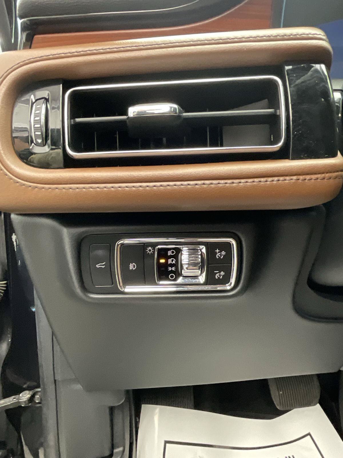 Used 2021 Lincoln Aviator Reserve w/ Equipment Group 202A AWD/4WD image 30