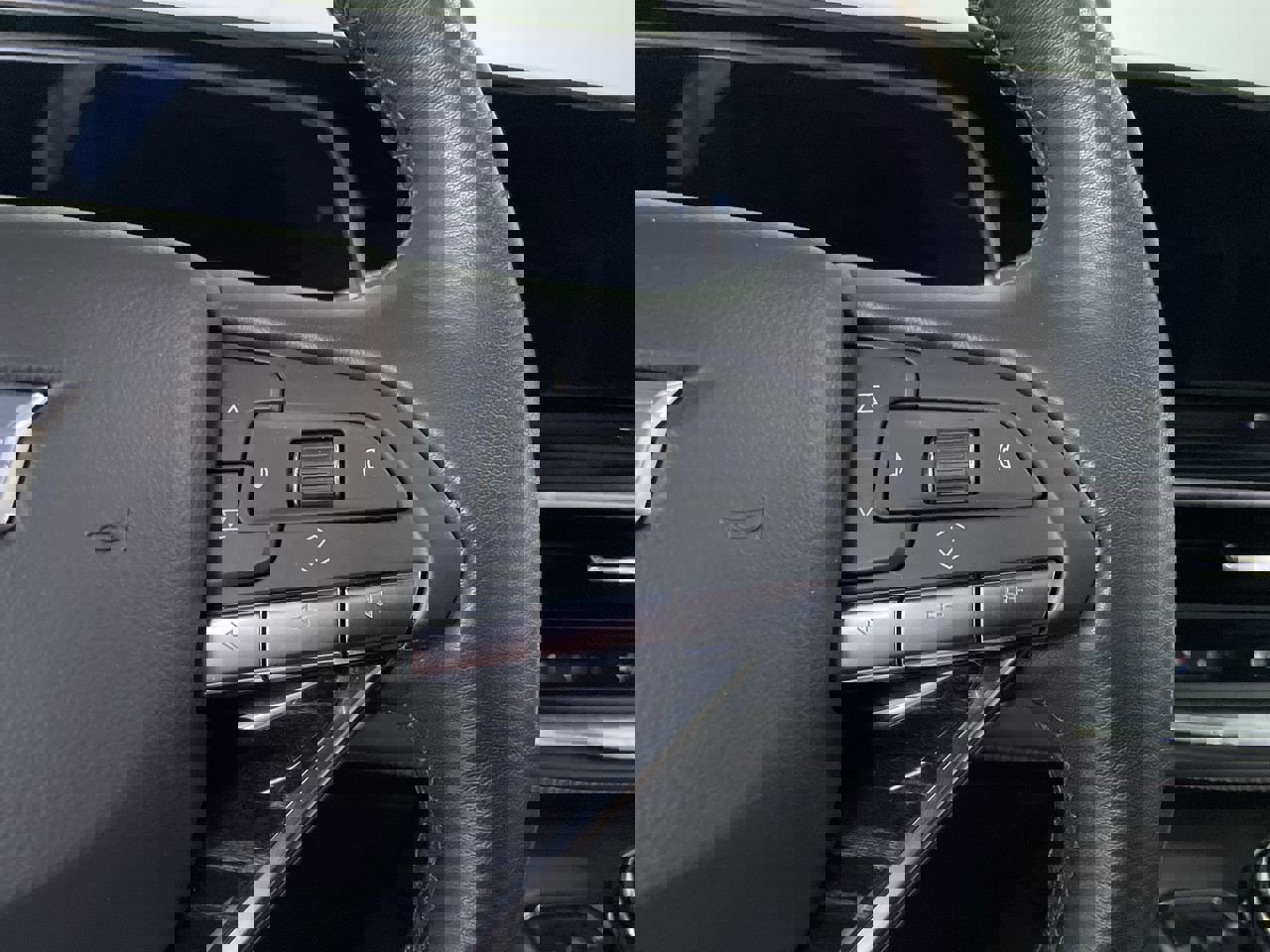 Used 2022 Cadillac Escalade ESV Sport image 30