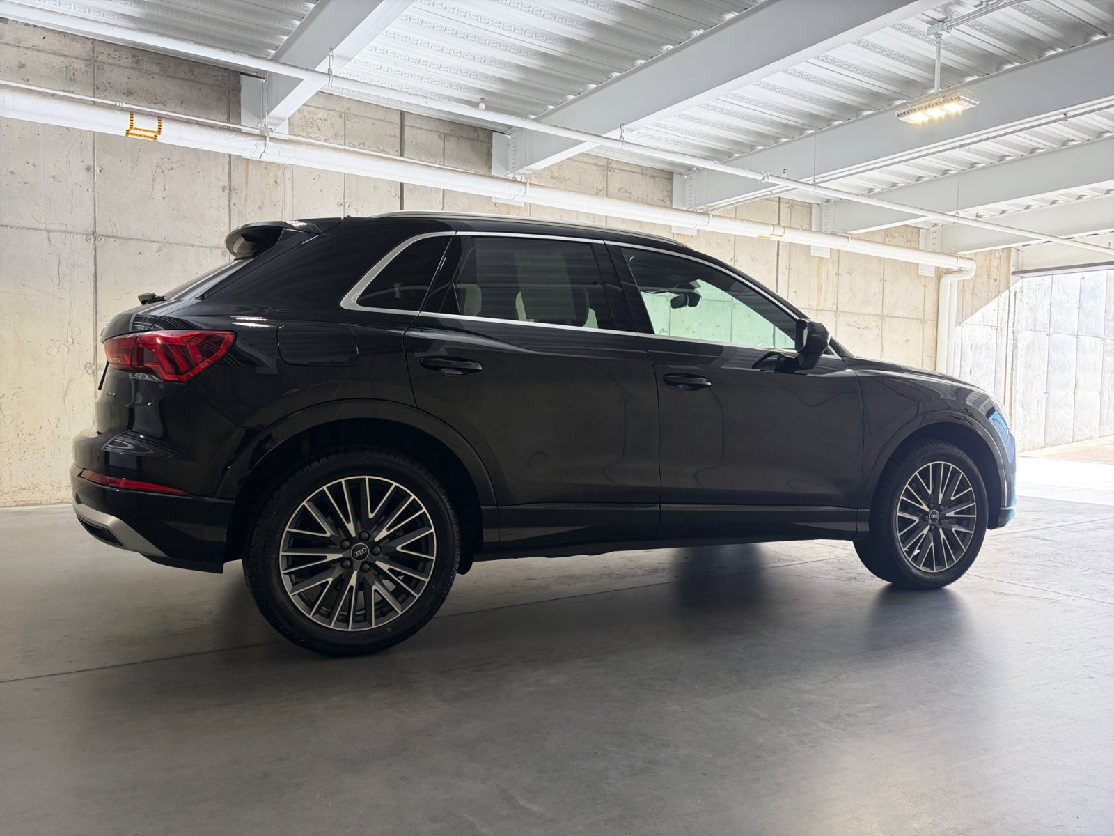 Used 2022 Audi Q3 2.0T Premium w/ Convenience Package AWD/4WD image 8