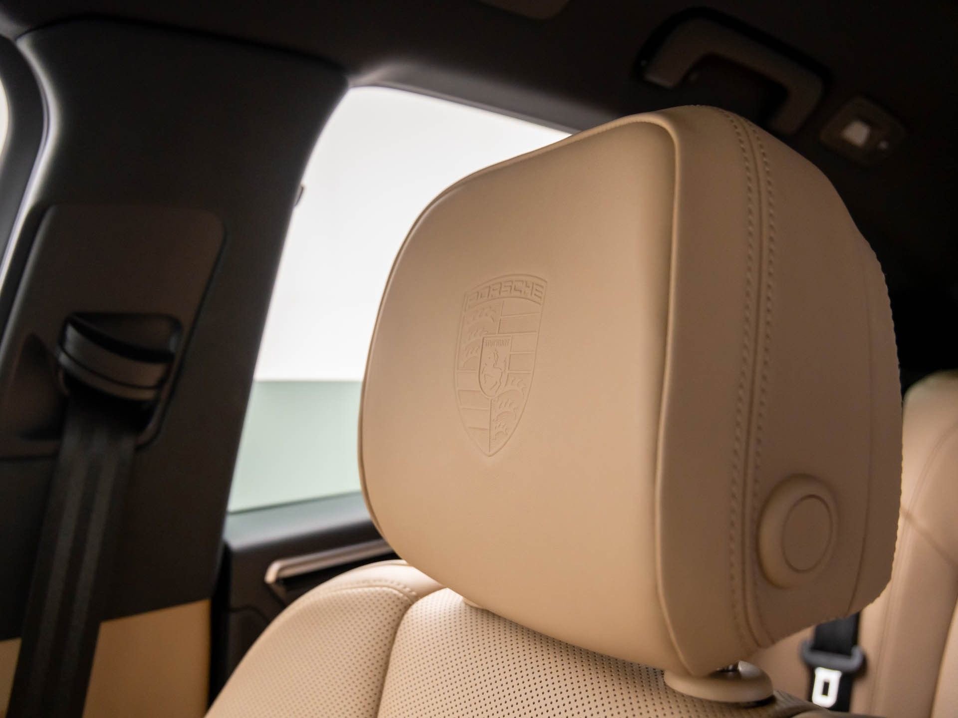 Certified 2025 Porsche Macan image 25