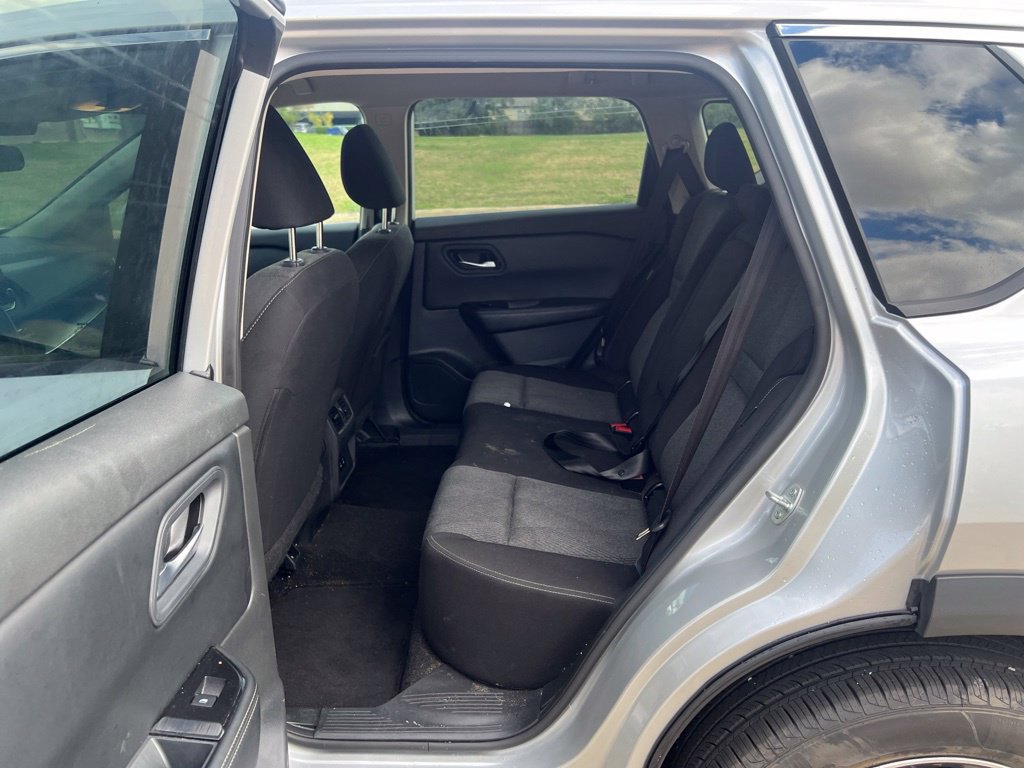 Used 2024 Nissan Rogue SV FWD image 7