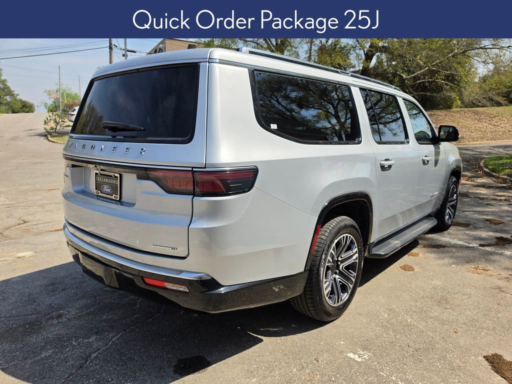 Used 2024 Jeep Wagoneer L Series II image 3