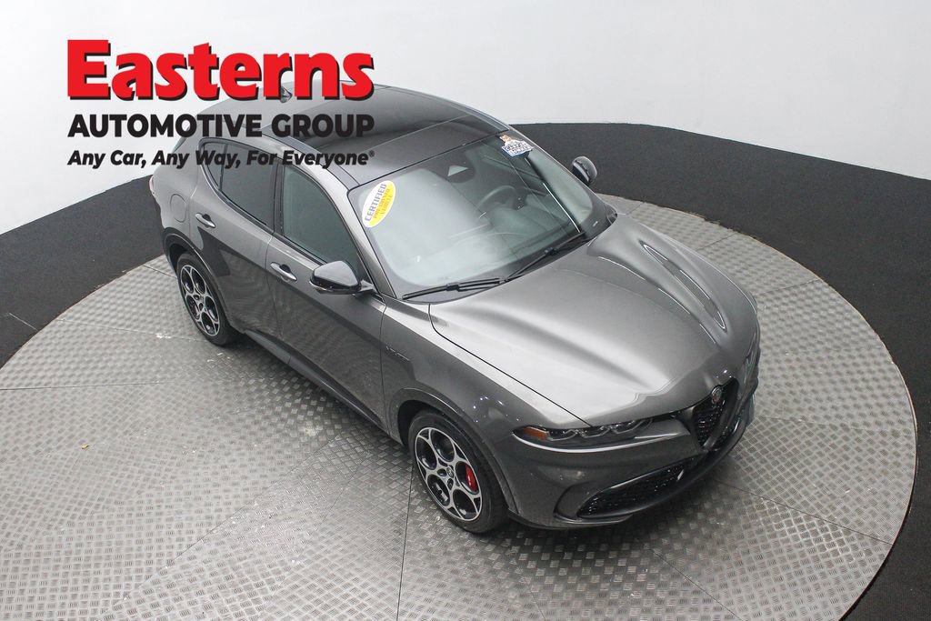Used 2024 Alfa Romeo Tonale Veloce w/ Active Assist Package AWD/4WD image 3