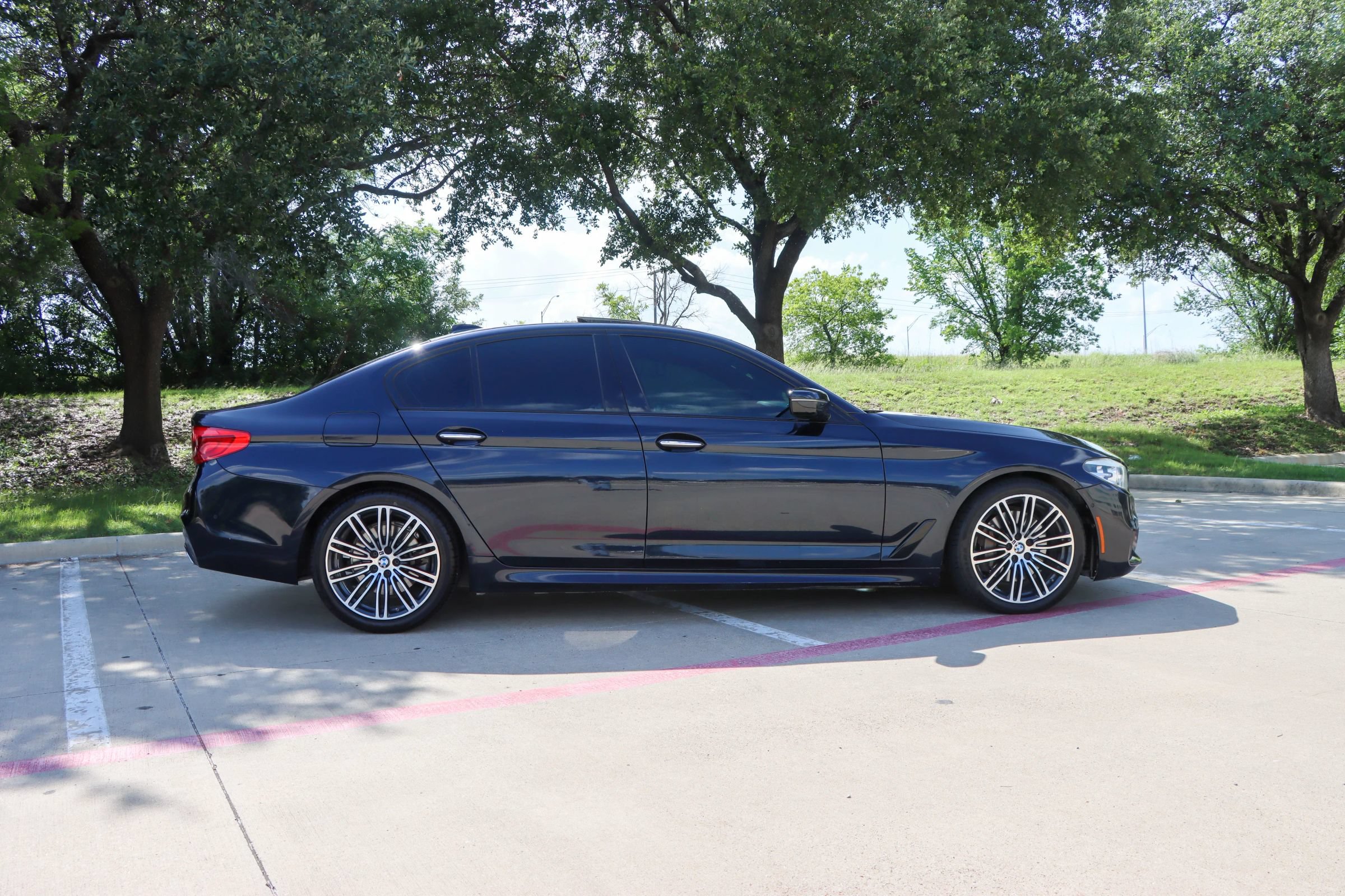 Used 2018 BMW 530i w/ M Sport Package RWD image 8