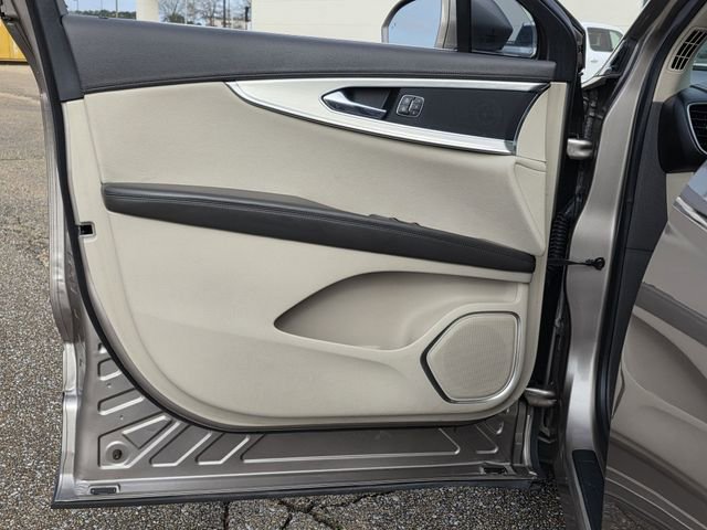 Used 2019 Lincoln Nautilus FWD image 15