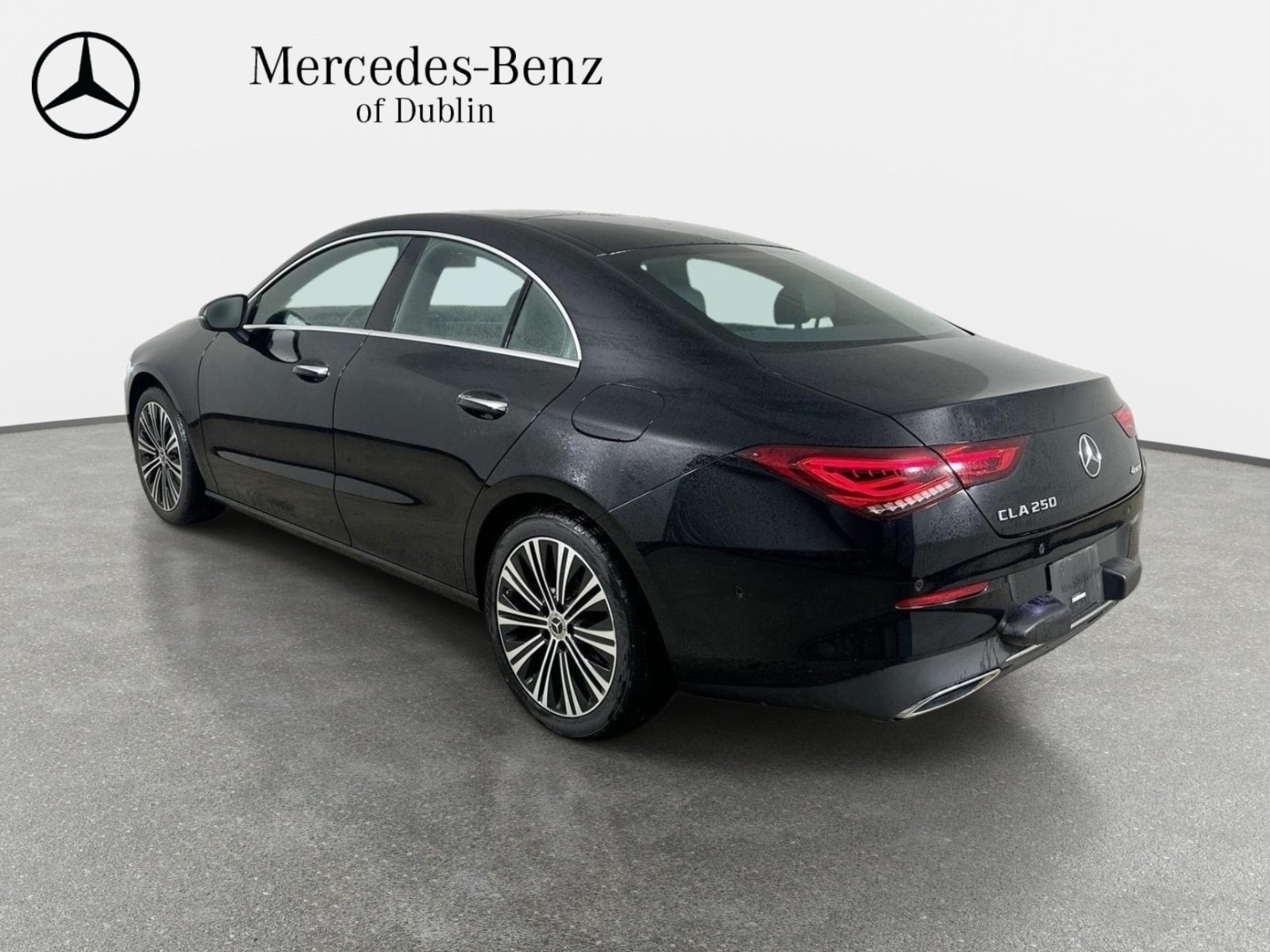 Used 2023 Mercedes-Benz CLA 250 4MATIC image 4