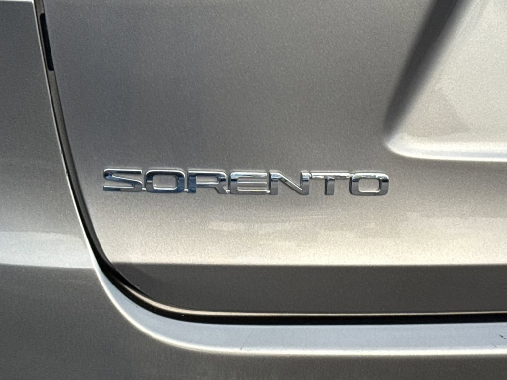 Used 2016 Kia Sorento FWD image 10