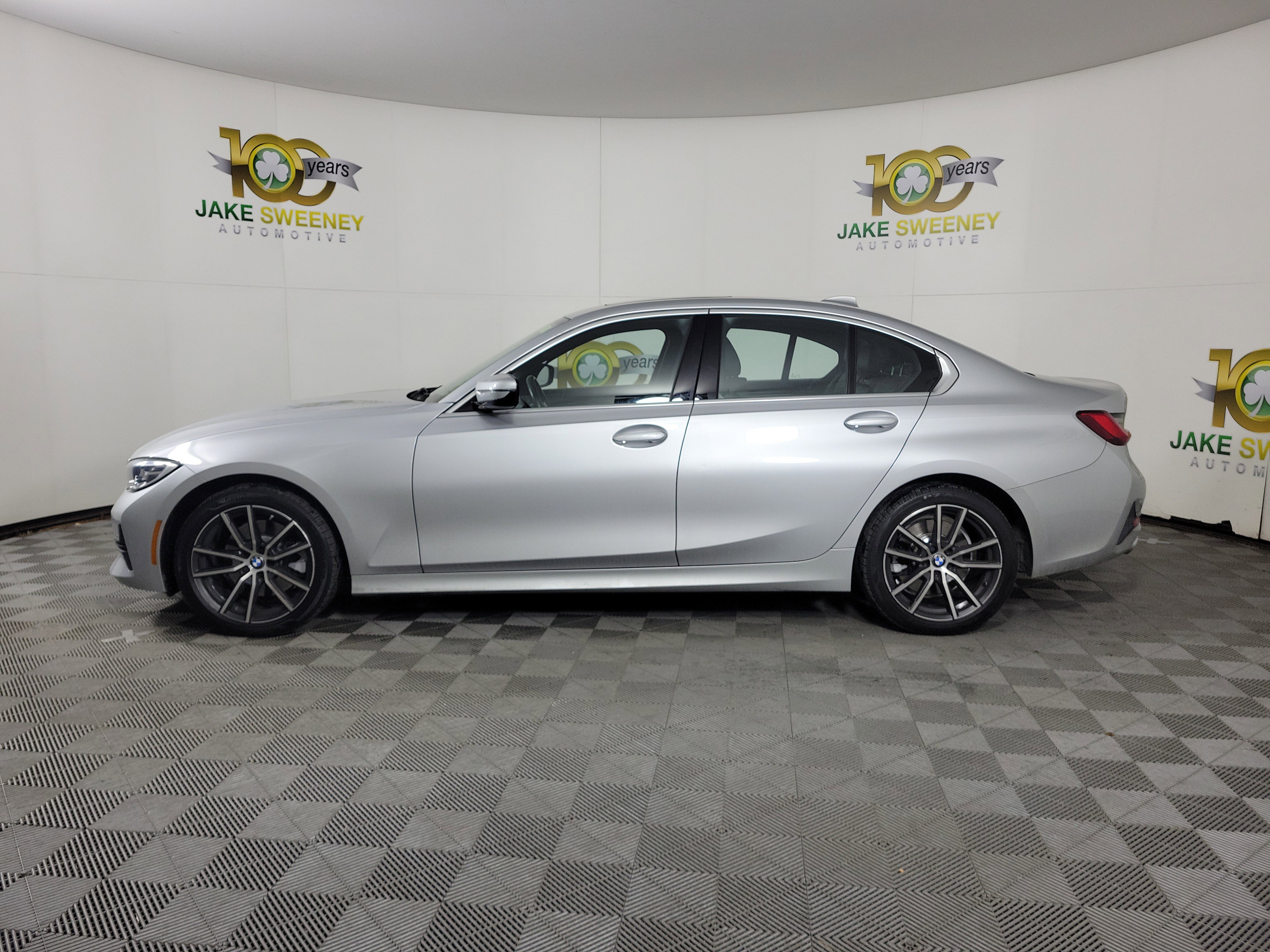 Used 2019 BMW 330i xDrive Sedan w/ Convenience Package image 2