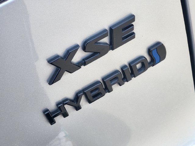 Used 2024 Toyota Corolla Cross AWD Hybrid w/ Convenience Package image 12