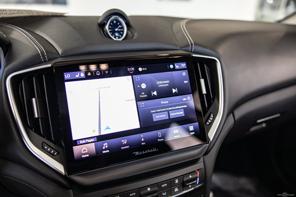 Used 2021 Maserati Ghibli S Q4 AWD/4WD image 27