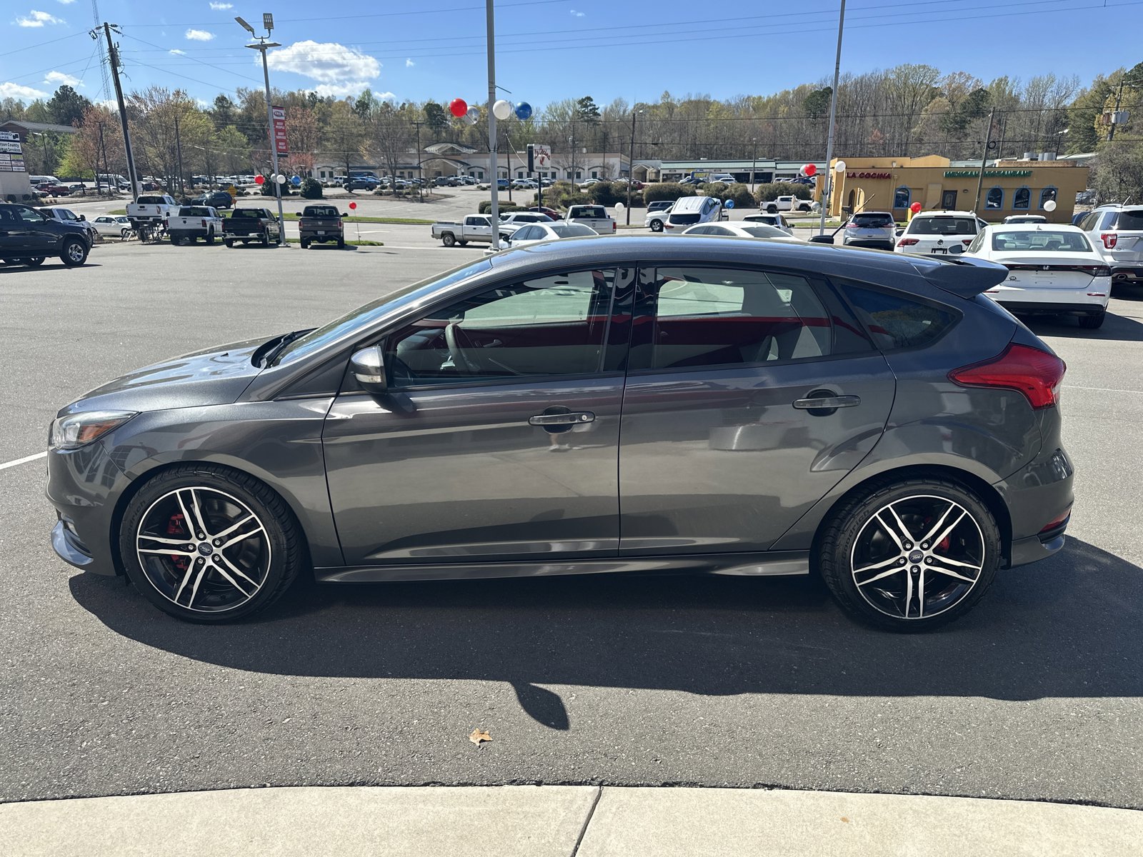 Used 2018 Ford Focus ST image 6
