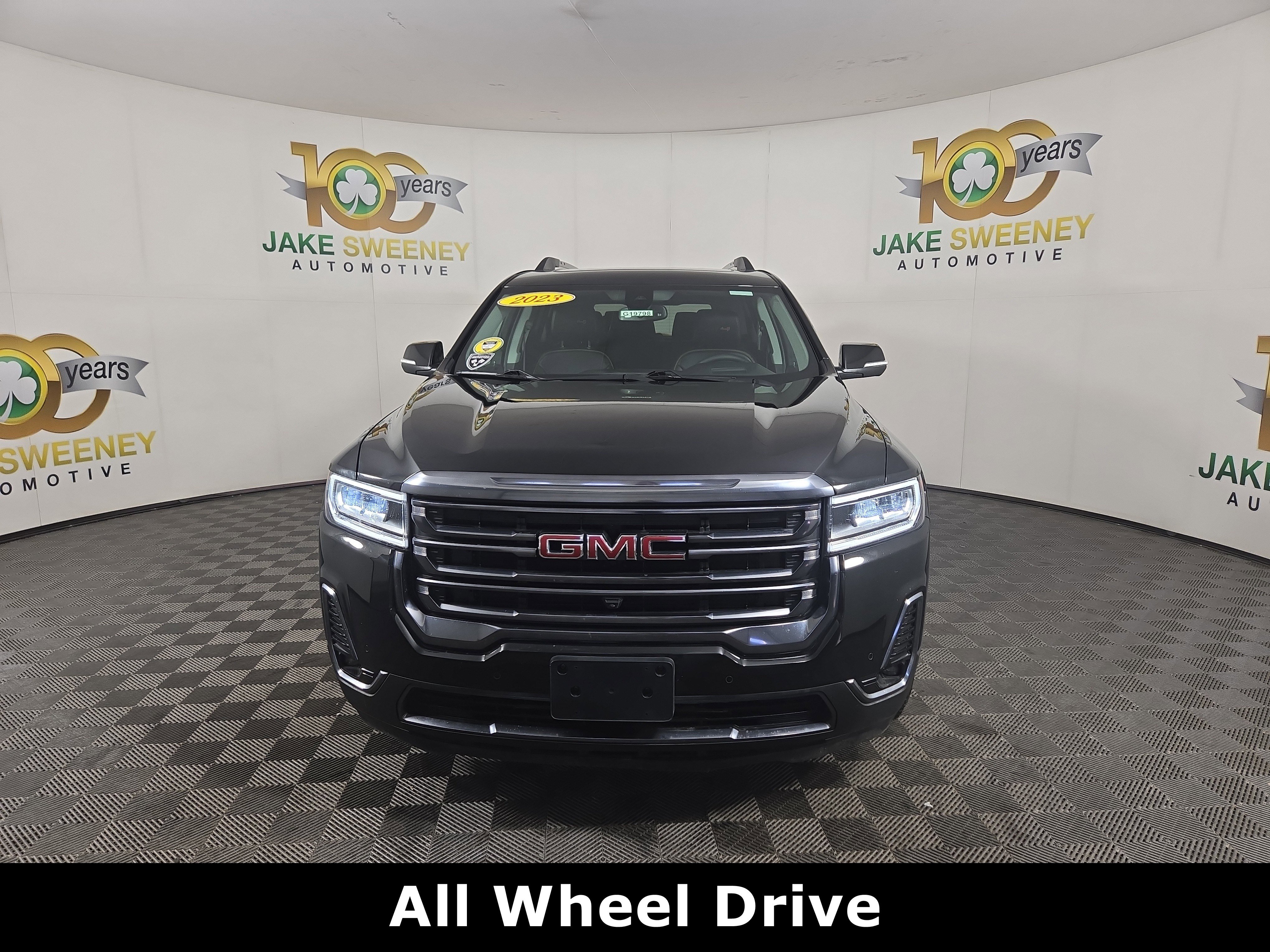 Used 2023 GMC Acadia AT4 w/ GMC Pro Grade Package image 2