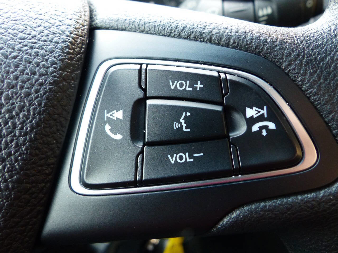 Used 2016 Ford Focus SE FWD image 25