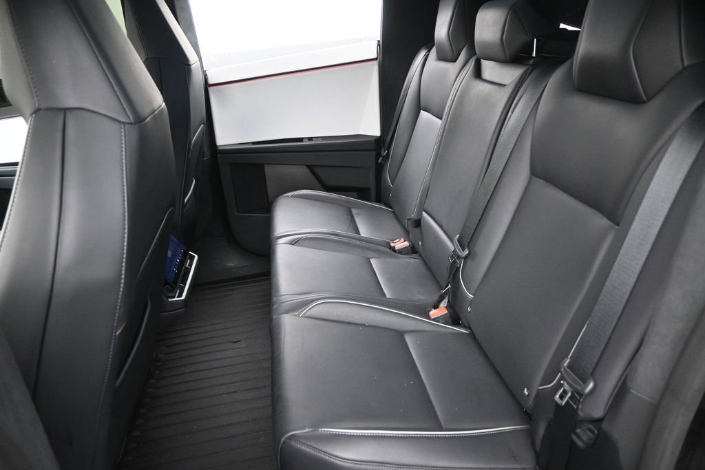 Used 2024 Tesla Cybertruck AWD Crew Cab image 25
