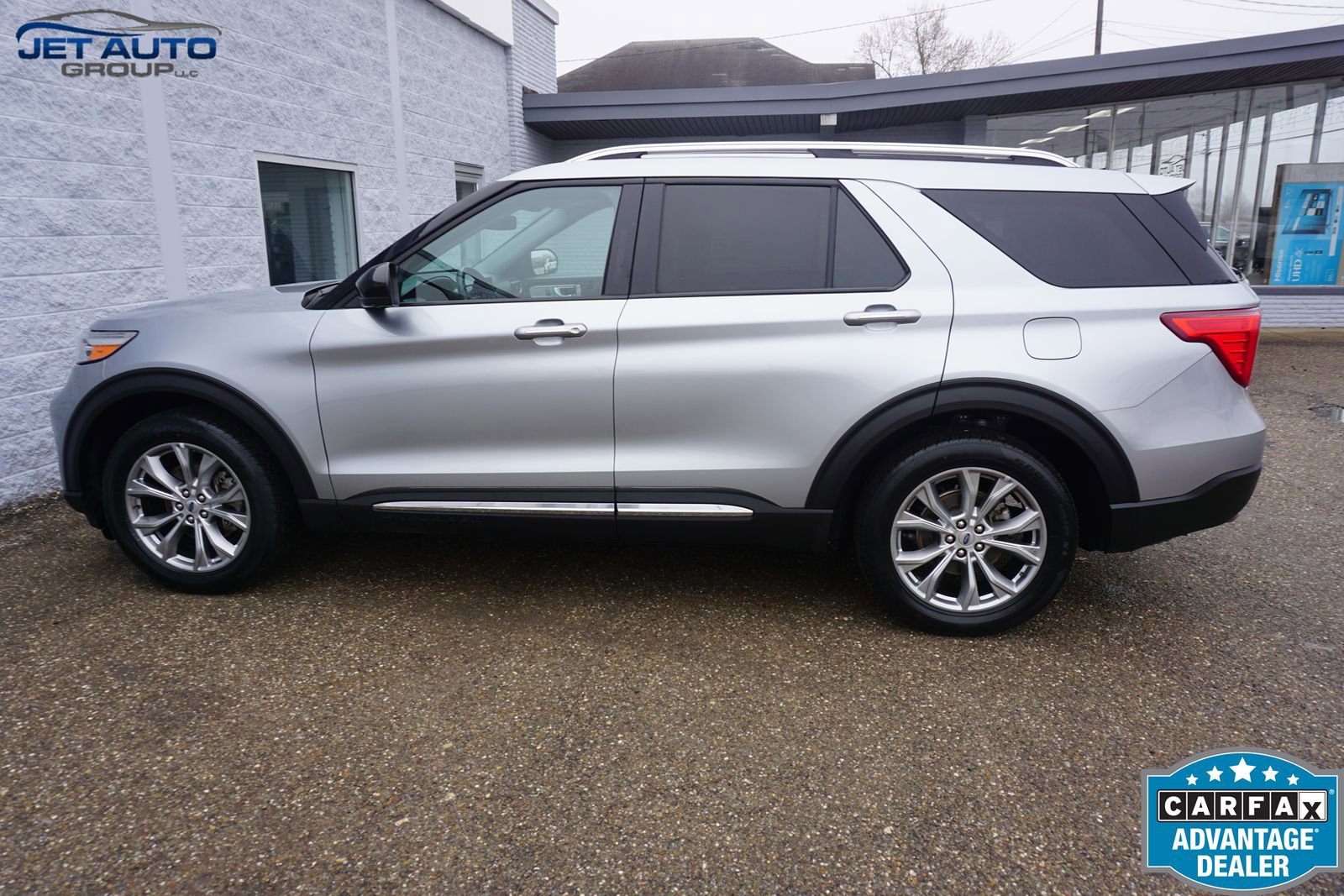 Used 2023 Ford Explorer Limited AWD/4WD image 13
