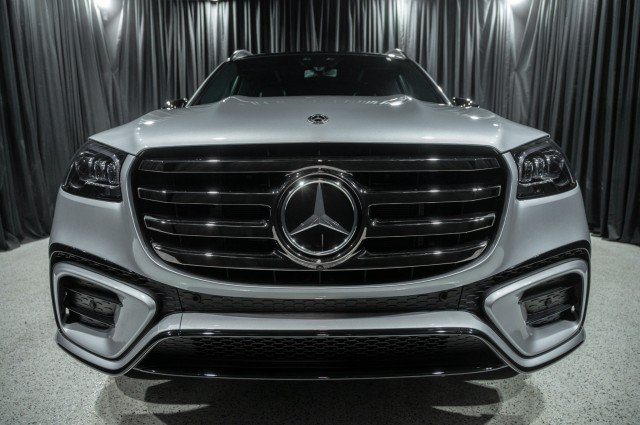 New 2026 Mercedes-Benz GLS 450 4MATIC image 2