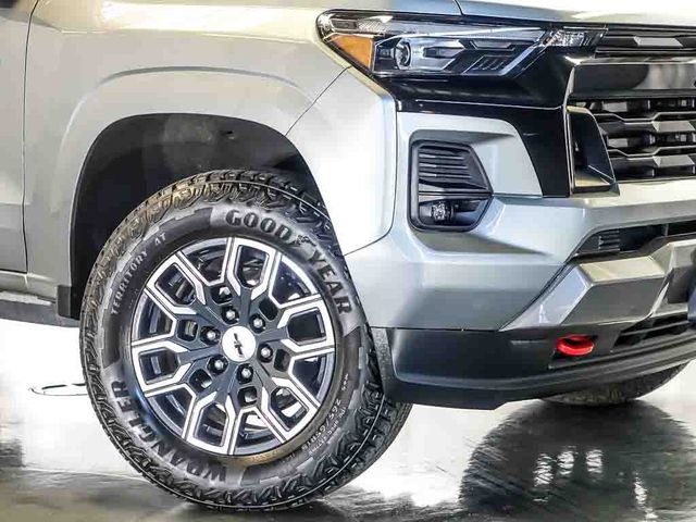 Certified 2023 Chevrolet Colorado Z71 w/ Z71 Convenience Package 2 AWD/4WD image 4