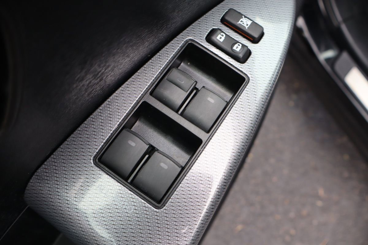 Used 2015 Toyota Venza LE image 27