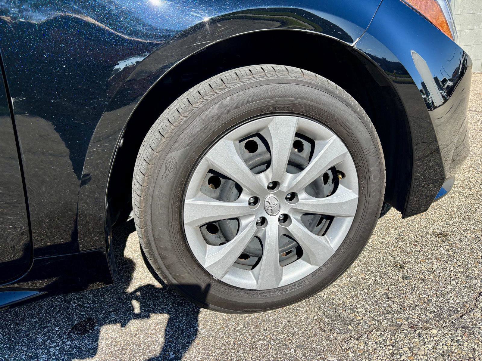 Used 2025 Toyota Corolla LE image 23