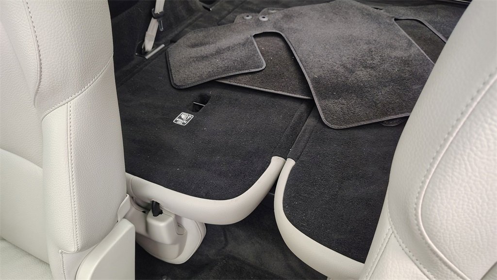 Certified 2023 Volvo XC90 B6 Plus image 32