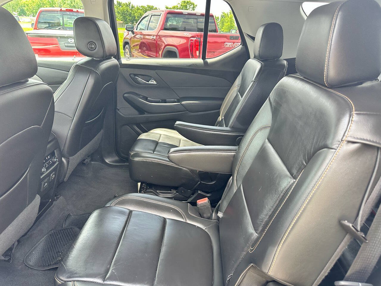 Used 2020 Chevrolet Traverse LT w/ LT Premium Package FWD image 14