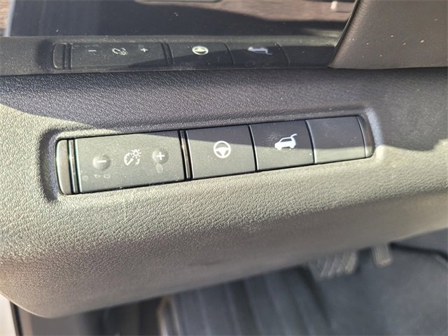 Used 2024 Nissan Pathfinder SV w/ SV Premium Package image 19