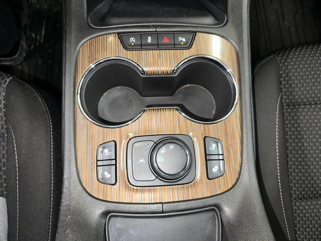 Certified 2023 GMC Acadia SLE w/ Driver Convenience Package image 16