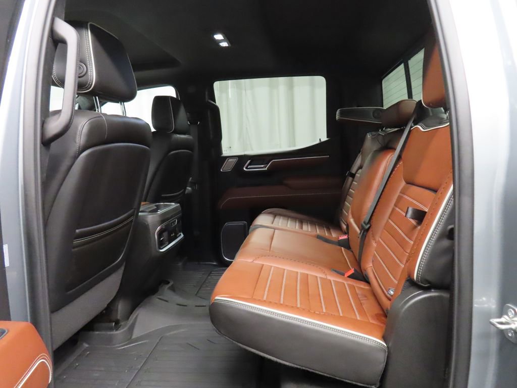 Used 2026 GMC Sierra 1500 Denali Ultimate w/ LPO, Black Badging Package AWD/4WD image 13