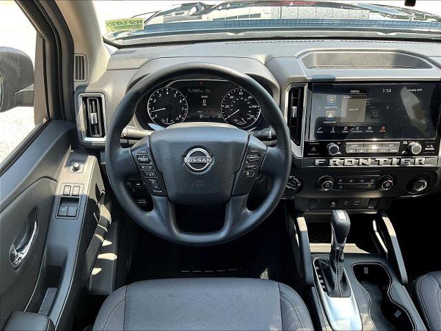 Certified 2025 Nissan Frontier SV image 17