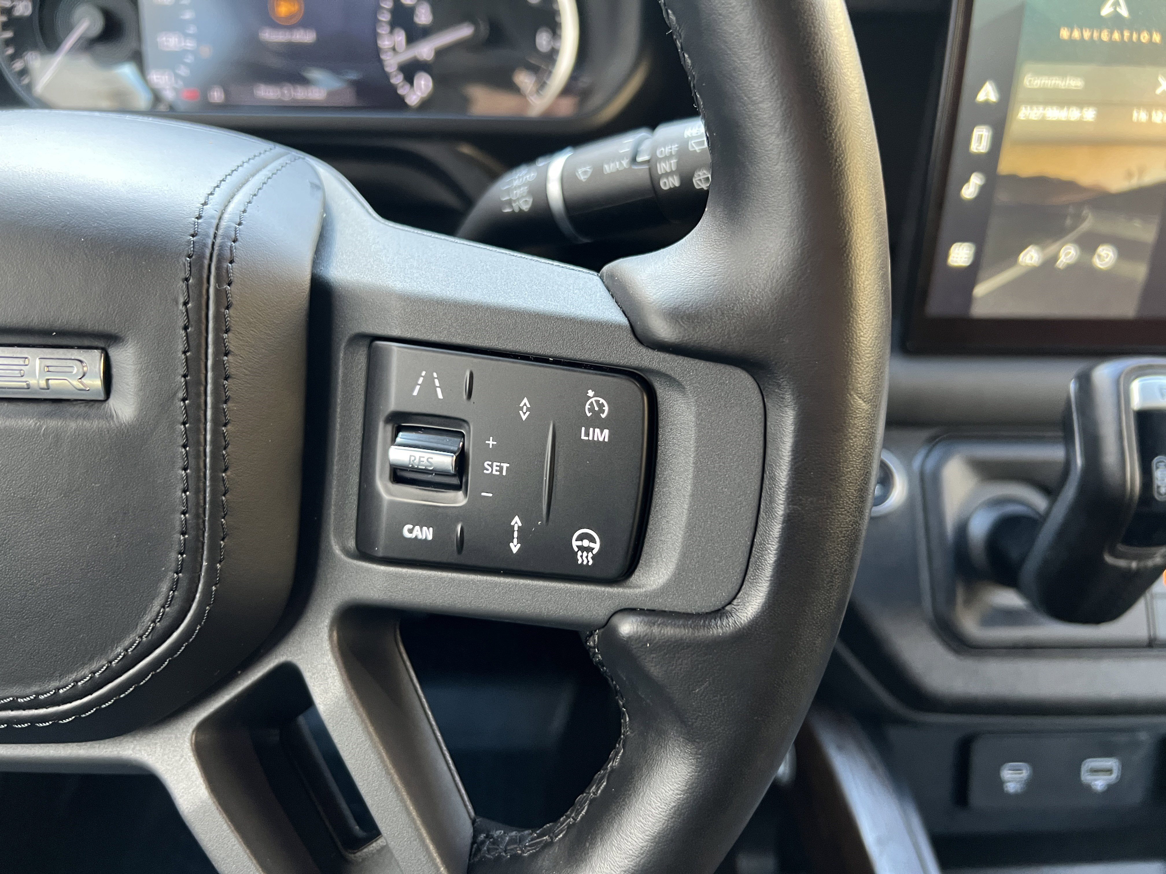 Used 2023 Land Rover Defender 130 X image 29