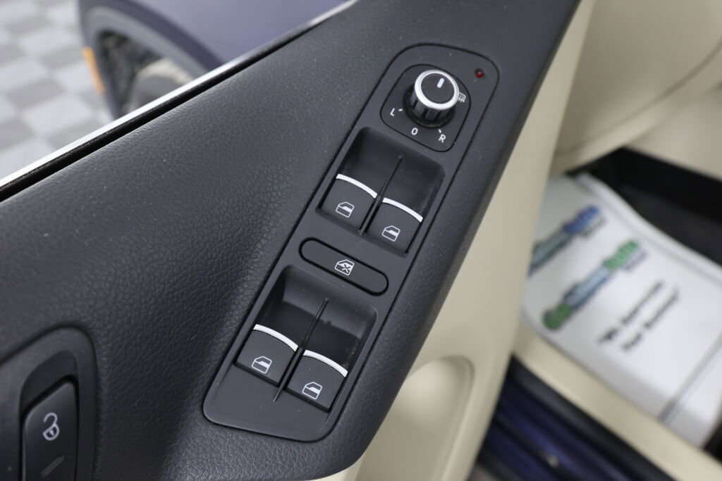 Used 2014 Volkswagen Tiguan SEL image 31