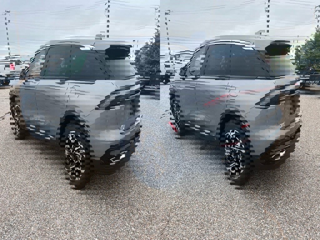 New 2025 Lincoln Nautilus Premier w/ Equipment Group 102A image 6