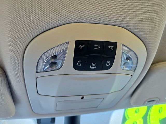 Certified 2023 Chrysler Pacifica Touring-L image 19