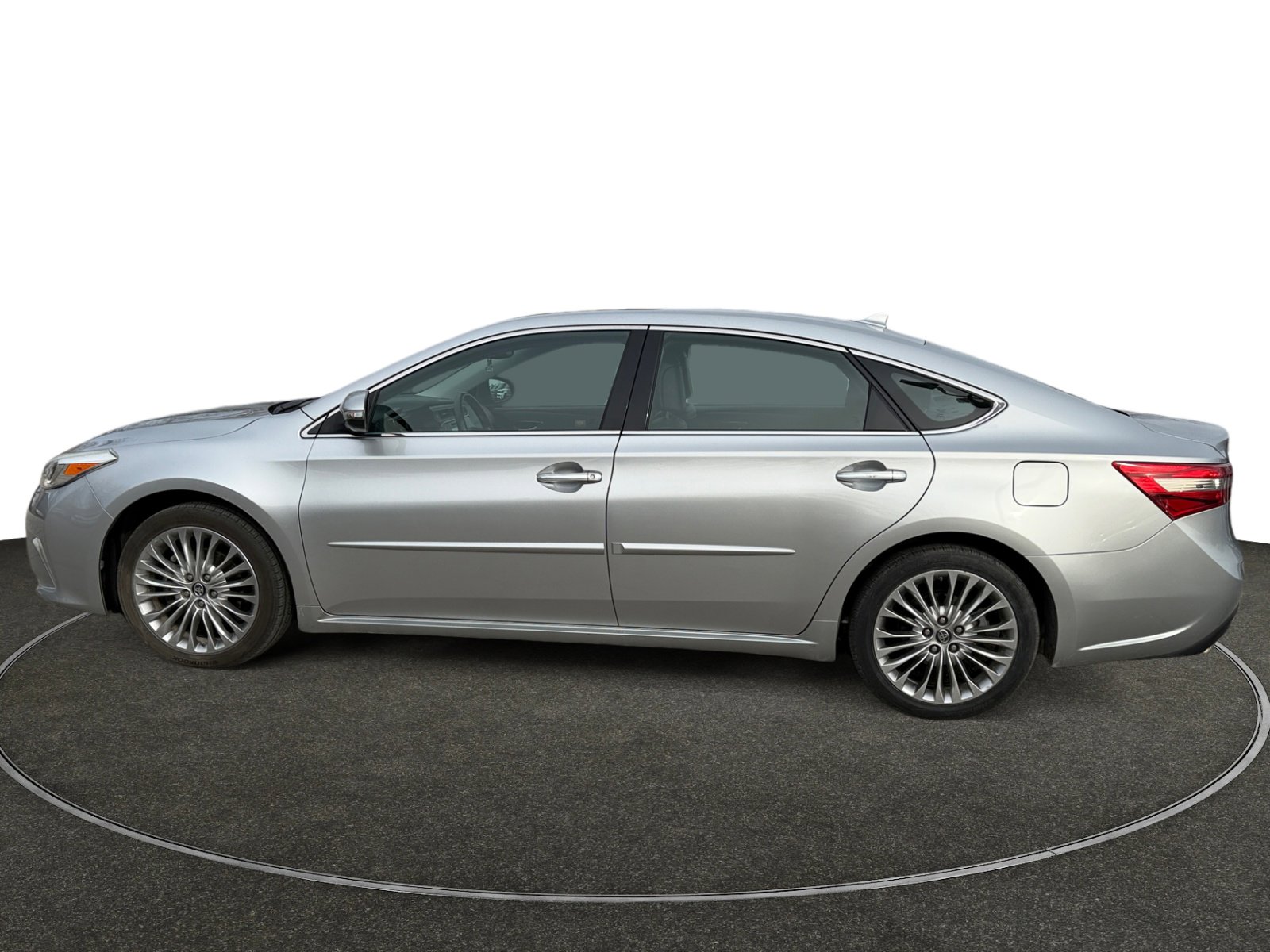 Used 2018 Toyota Avalon Limited w/ Carpet Mat Package image 2