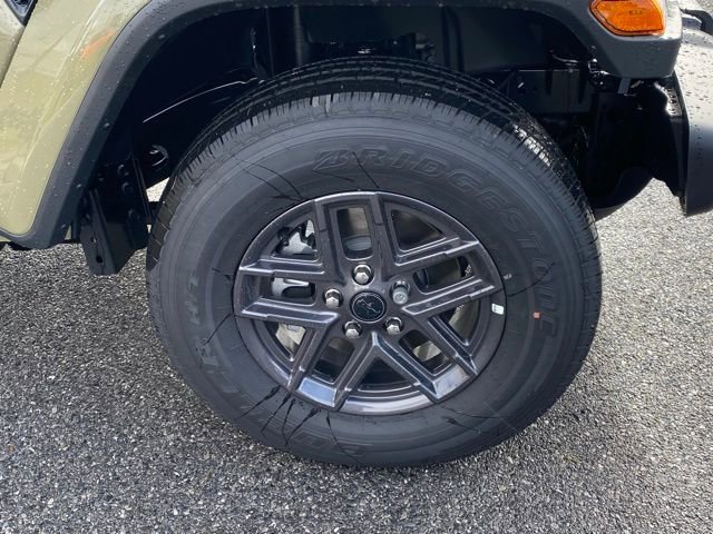 New 2025 Jeep Gladiator Sport AWD/4WD image 11