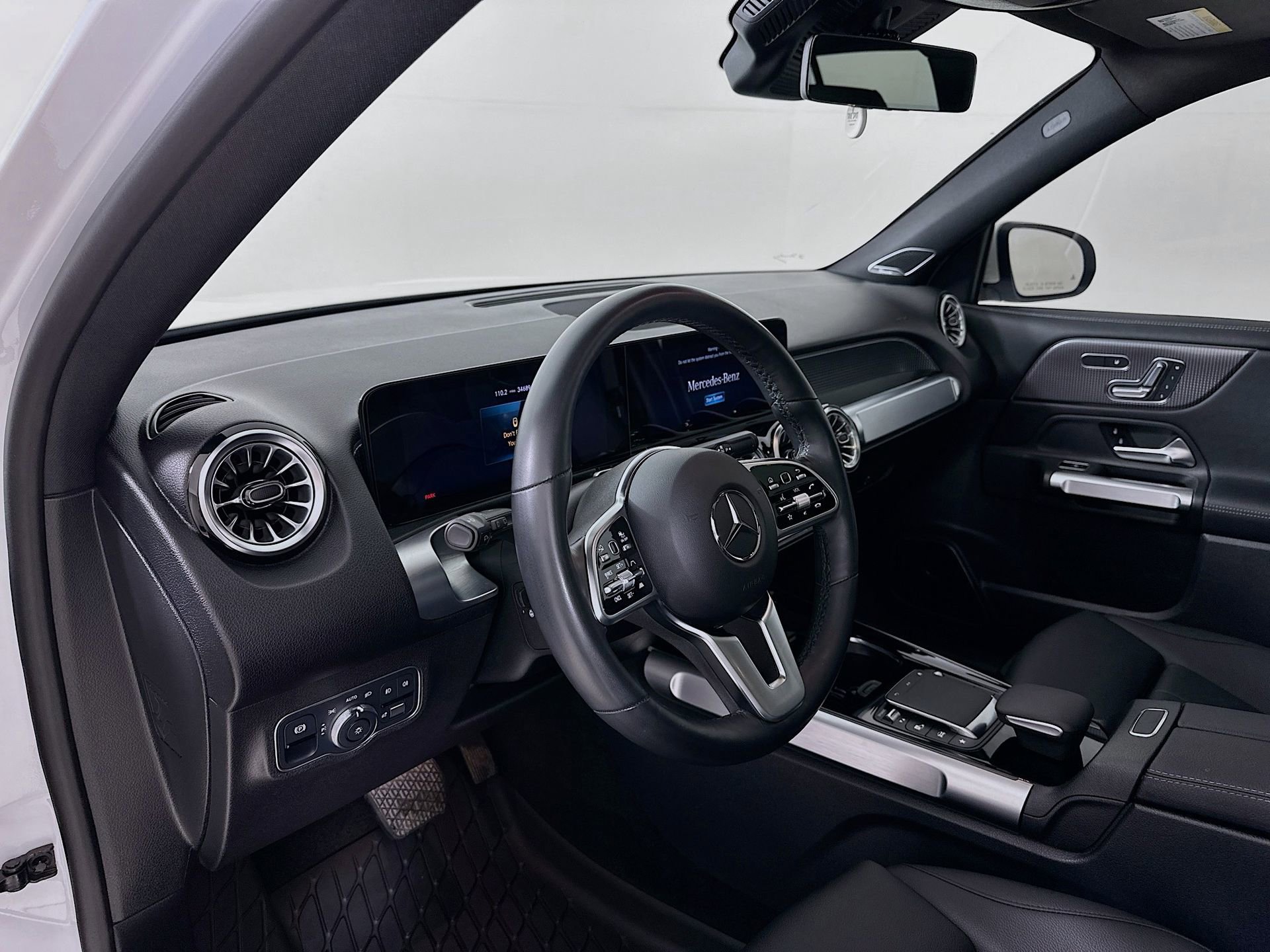 Used 2023 Mercedes-Benz GLB 250 image 10