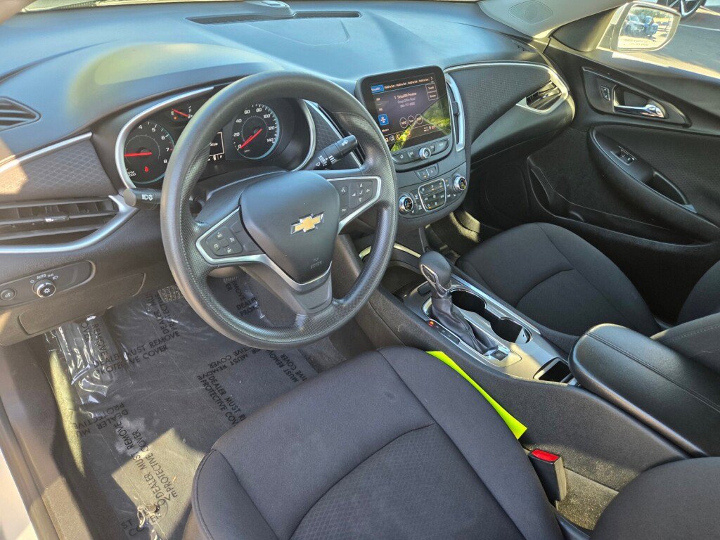 Used 2022 Chevrolet Malibu LT image 12