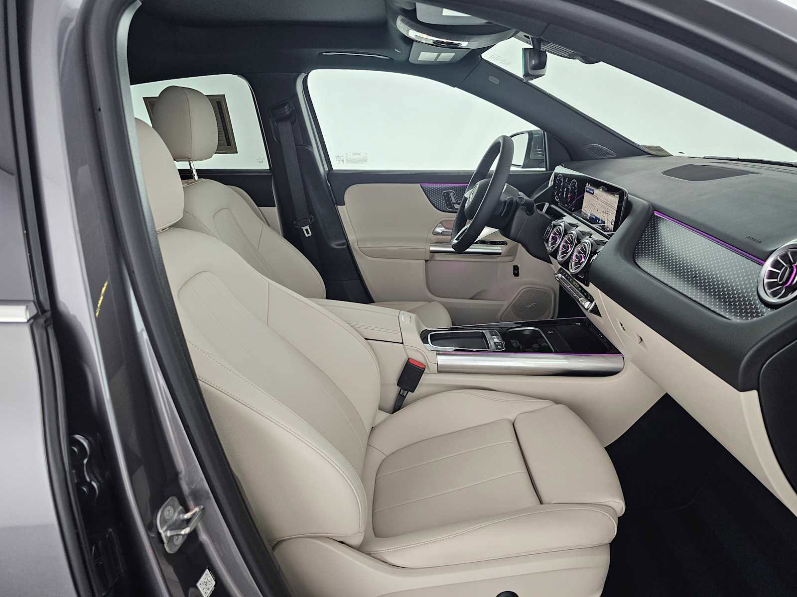 Certified 2025 Mercedes-Benz GLA 250 image 11
