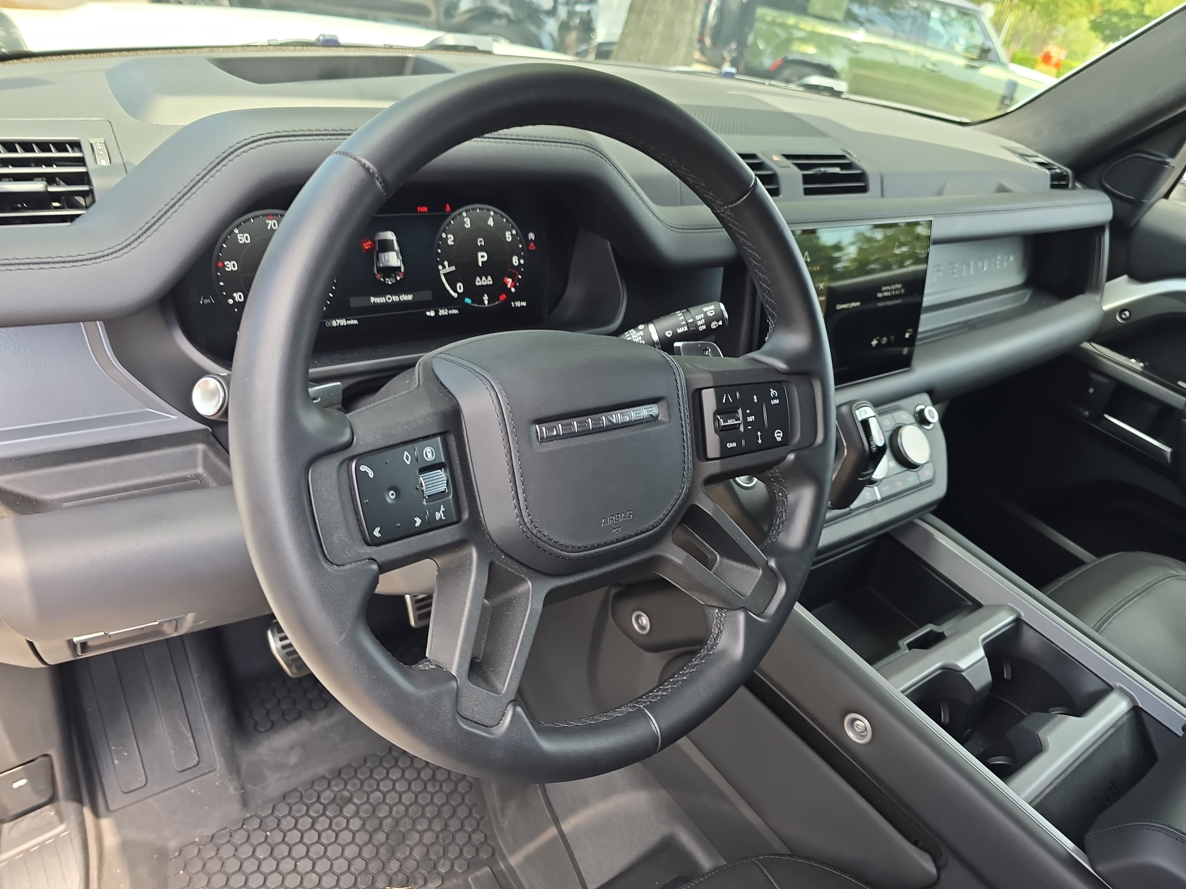 Certified 2025 Land Rover Defender 110 V8 AWD/4WD image 15