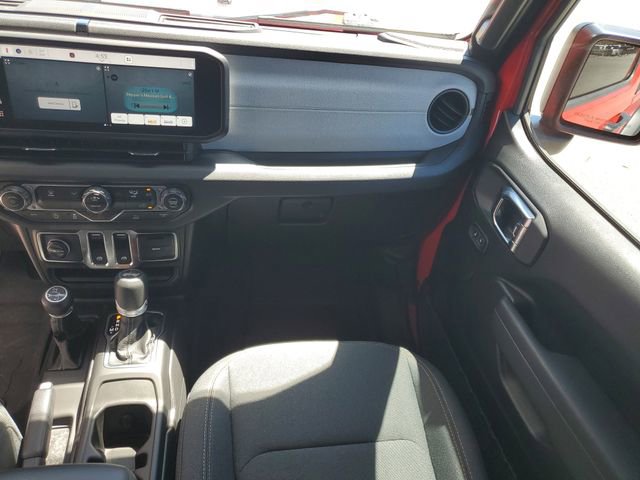 Used 2025 Jeep Wrangler Sport image 27
