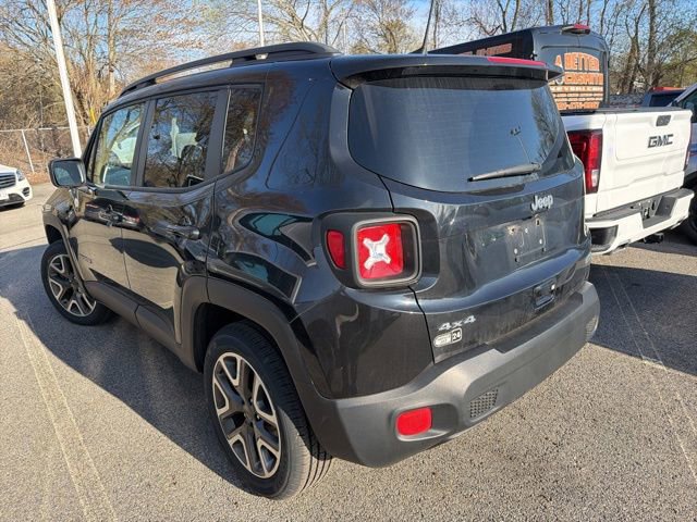 Used 2018 Jeep Renegade Latitude w/ Cold Weather Group AWD/4WD image 3