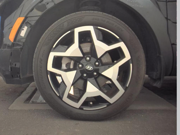 Used 2024 Hyundai Santa Cruz Limited AWD/4WD image 4