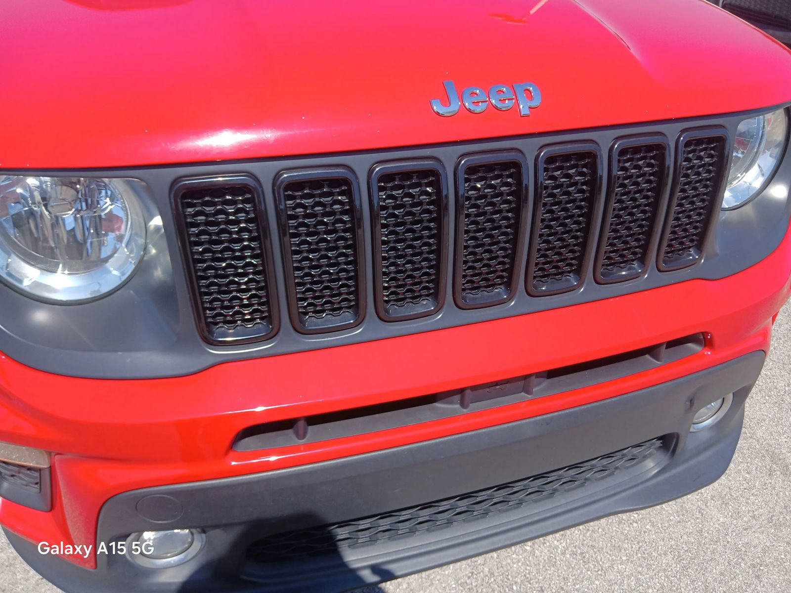 Used 2019 Jeep Renegade Latitude FWD image 19