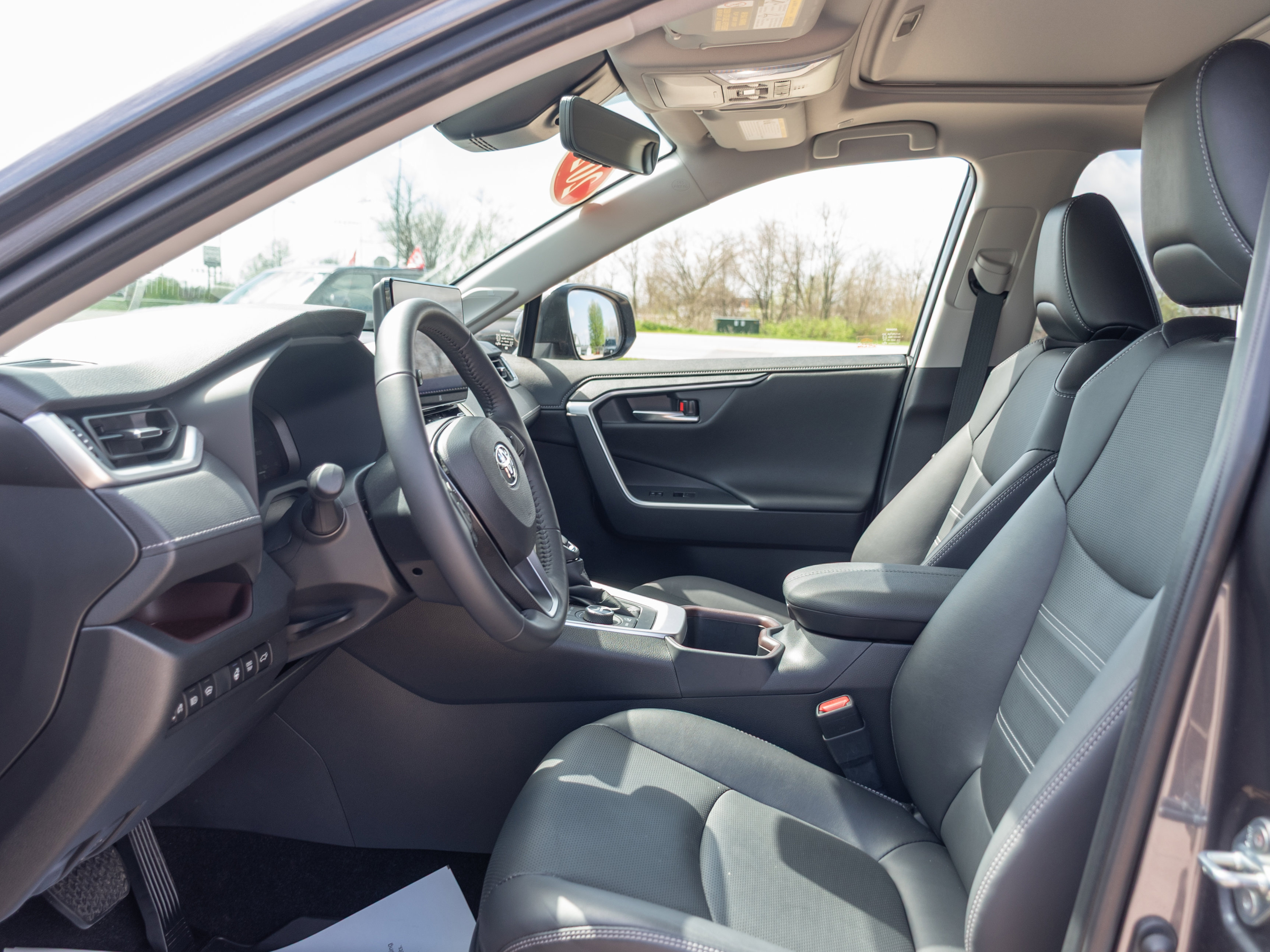 Used 2023 Toyota RAV4 Limited w/ Limited Grade Weather Package AWD/4WD image 8