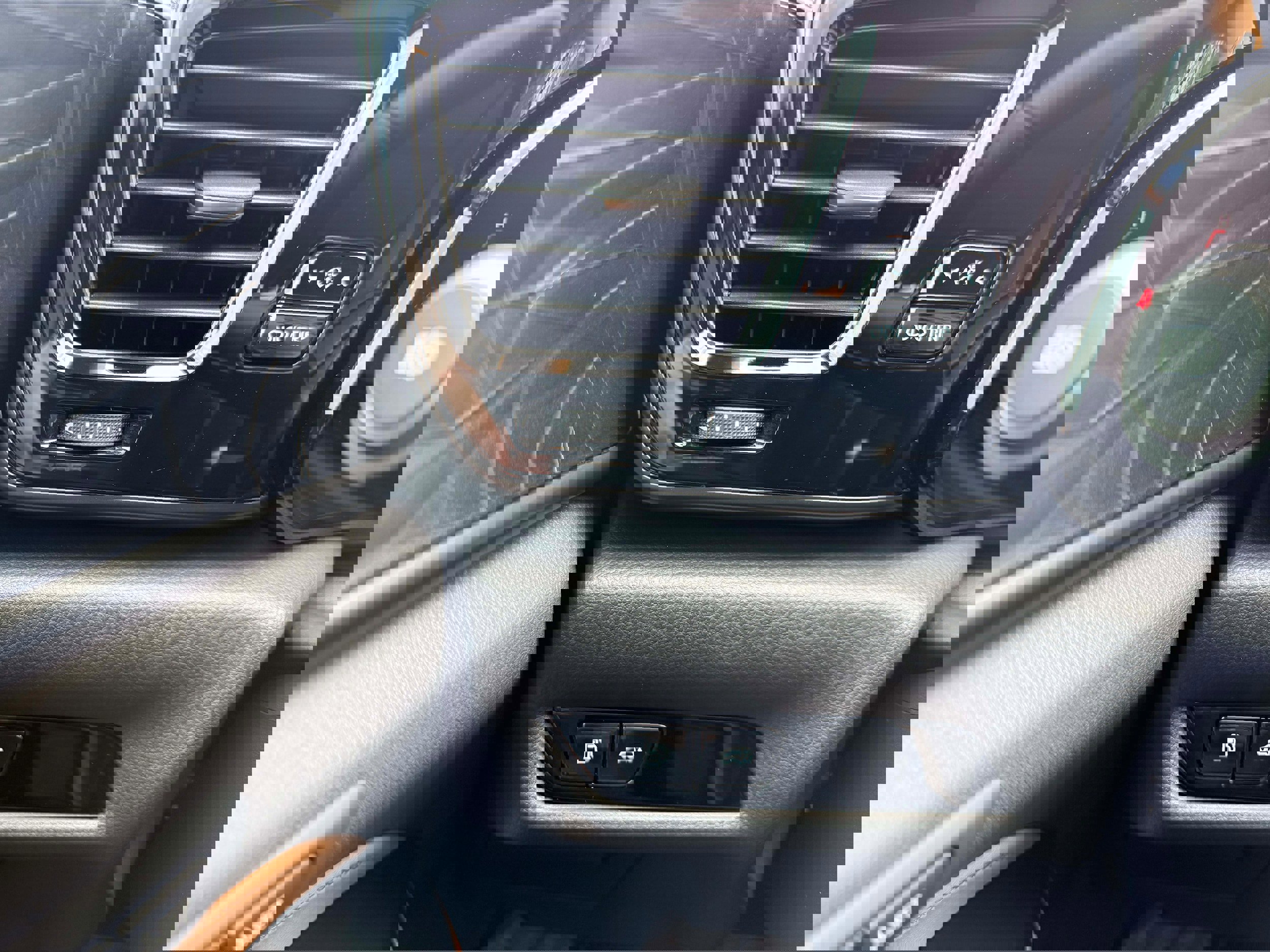 Used 2024 Lexus NX 350h AWD image 18