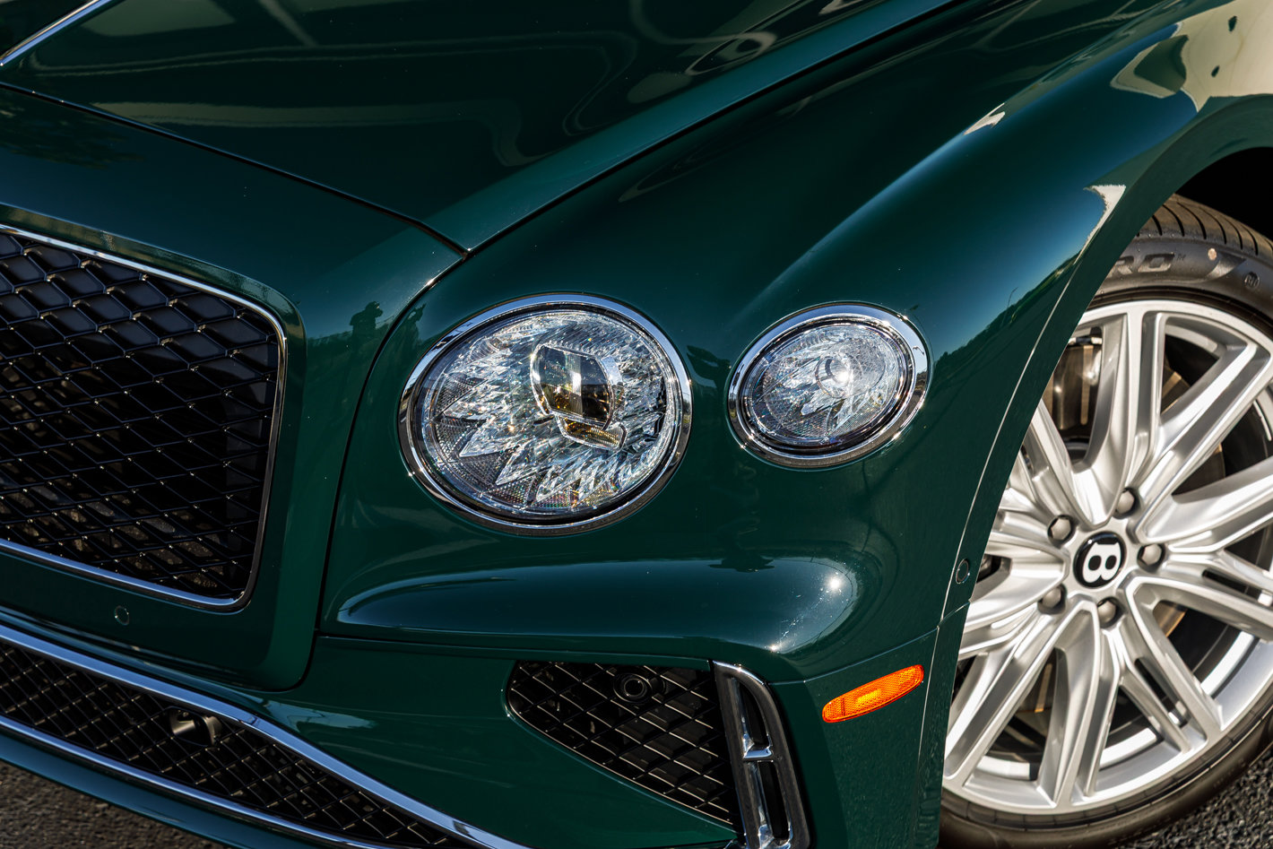 New 2026 Bentley Flying Spur Plug-In Hybrid image 3