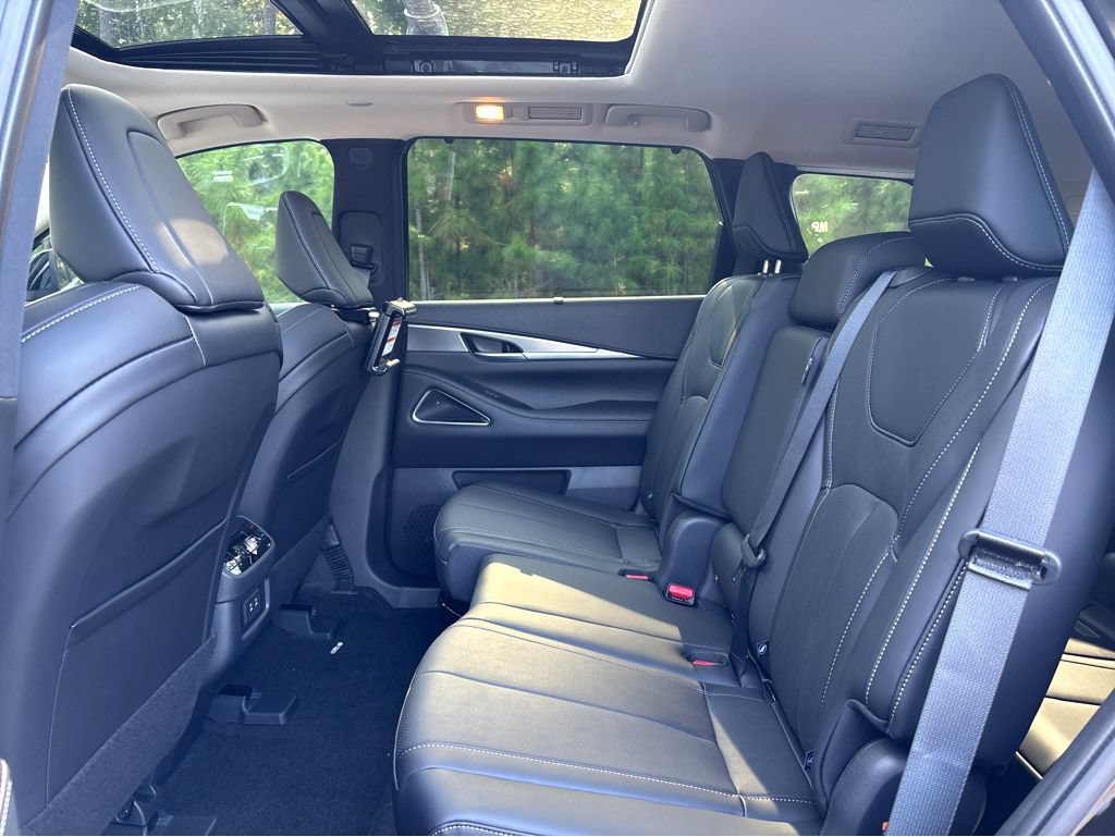New 2025 INFINITI QX60 Luxe w/ Black Edition FWD image 23